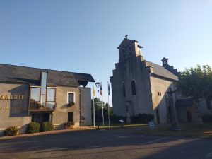 Eglise et mairie d'Igon